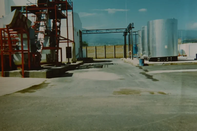 2001 - Inicio de operaciones